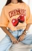 Oversizowy t-shirt cherries brzoskwiniowy-1